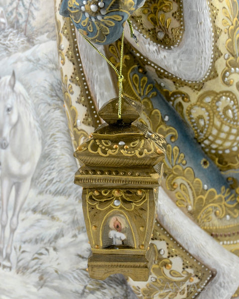 Custom Designed Santa Carving with Beautiful Horse Scene