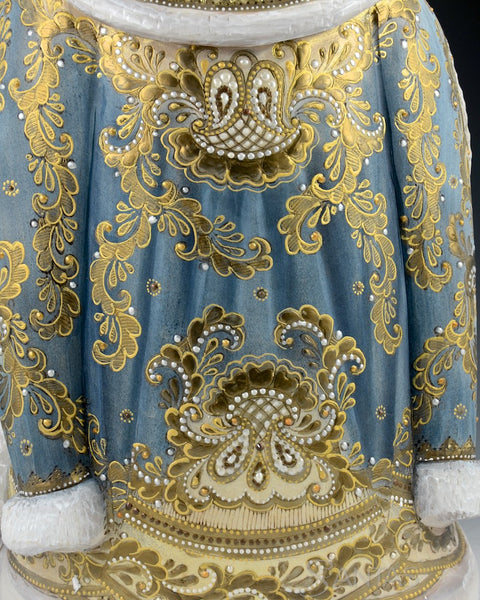 Custom Designed Santa Carving with Beautiful Horse Scene